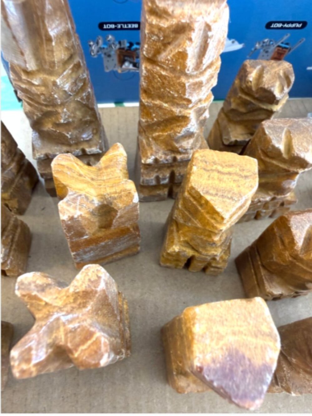 32 pc Vintage Mexican Aztec Onyx Marble Stone Hand Carved Chess Set - Picture 2 of 11